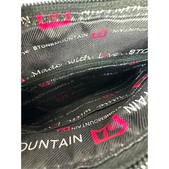 Stone Mountain USA Pebbled Leather Crossbody - Picture 6 of 6